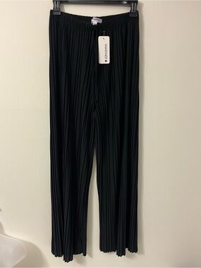 Jon and Anna Black Pleated Wide-Leg Pants Ruffle Size Small Drawstring
